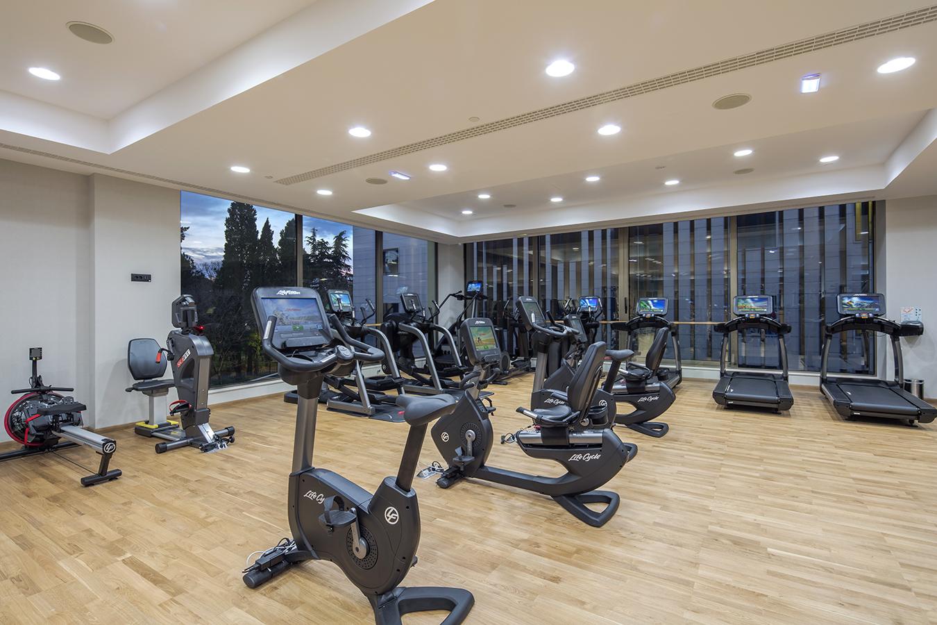 Hilton Podgorica Crna Gora Hotel Exterior photo The gym at the hotel
