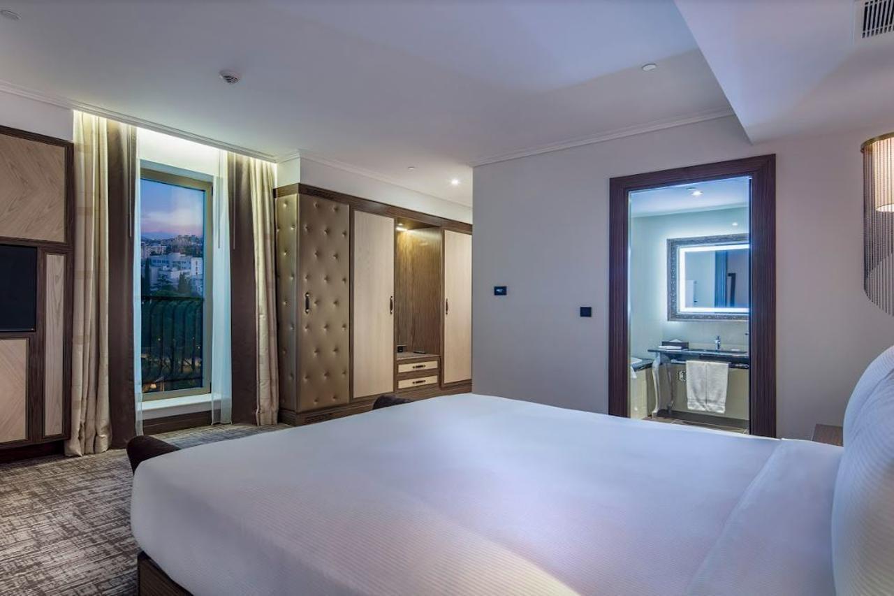 Hilton Podgorica Crna Gora Hotel Exterior photo Deluxe room