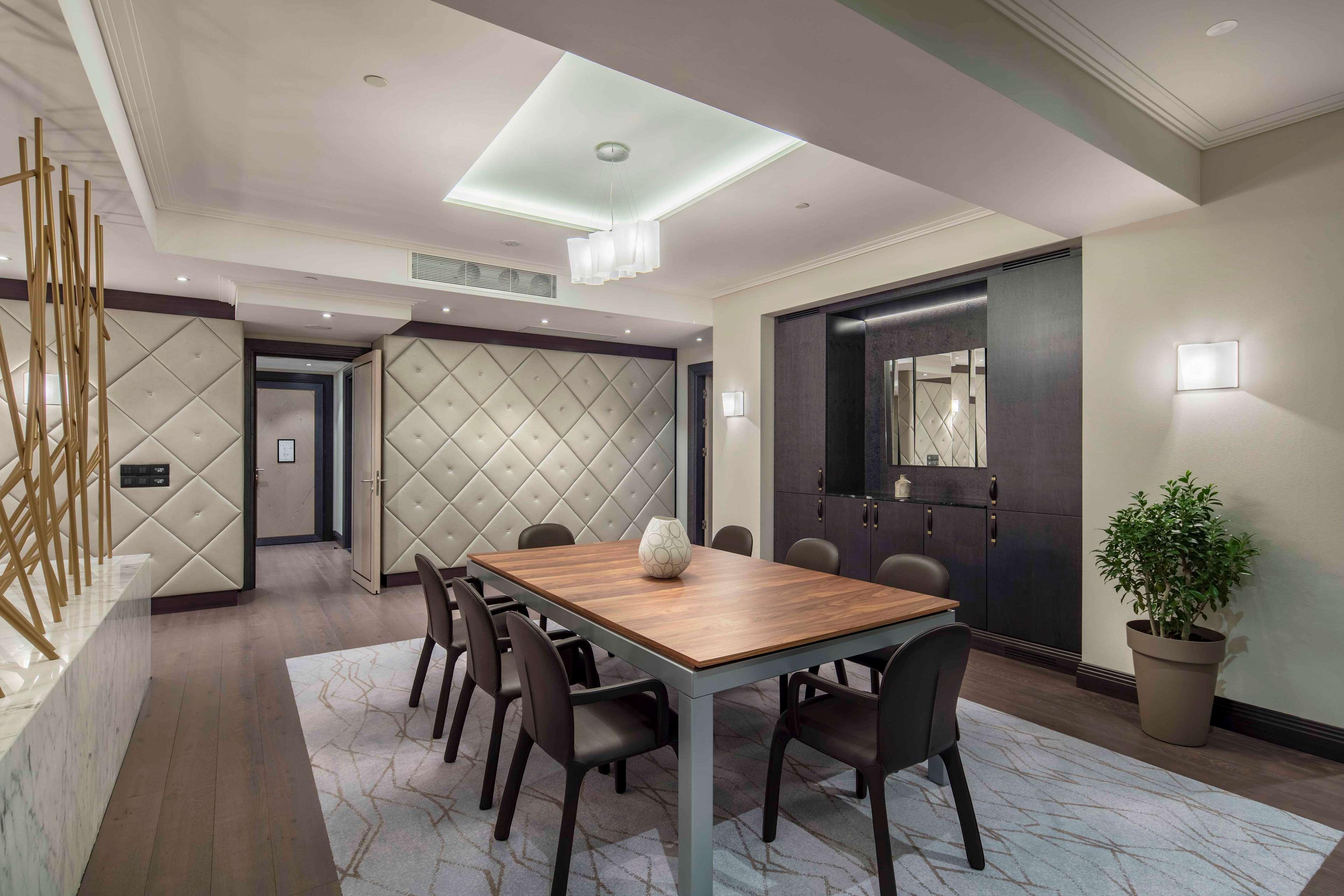 Hilton Podgorica Crna Gora Hotel Exterior photo The interior of the 1000-square-metre (1,100-square-yard) apartment