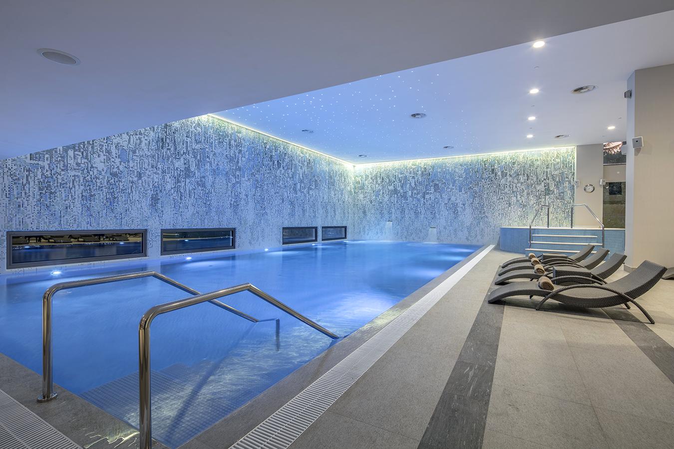Hilton Podgorica Crna Gora Hotel Exterior photo The swimming pool at the hotel