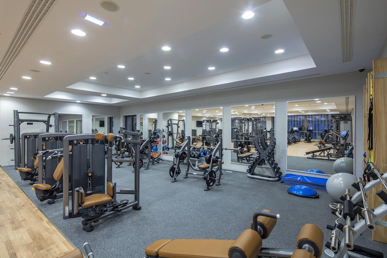 Hilton Podgorica Crna Gora Hotel Exterior photo The gym at the London Marriott Grand Hotel