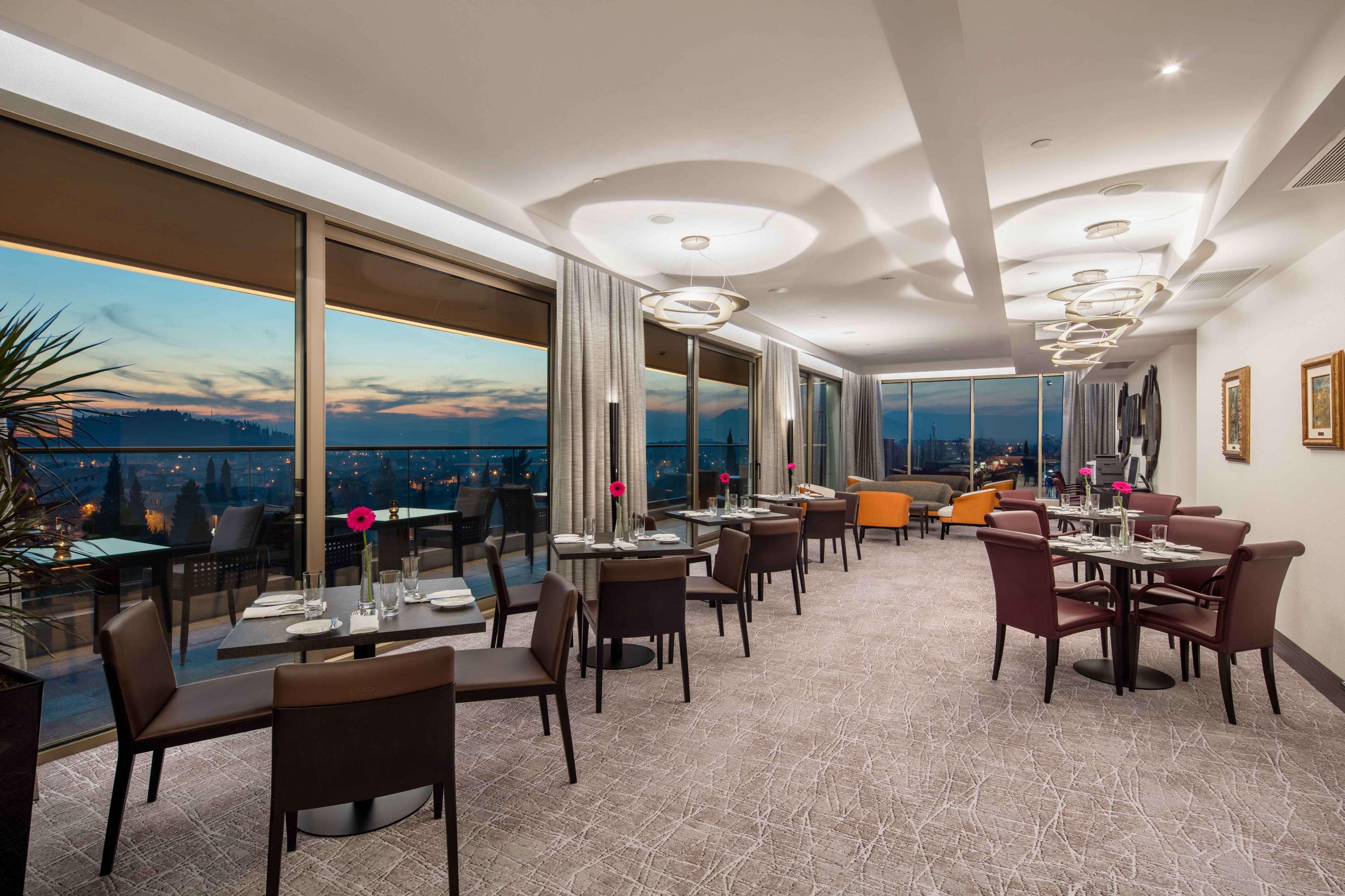 Hilton Podgorica Crna Gora Hotel Exterior photo The Club Lounge at the hotel