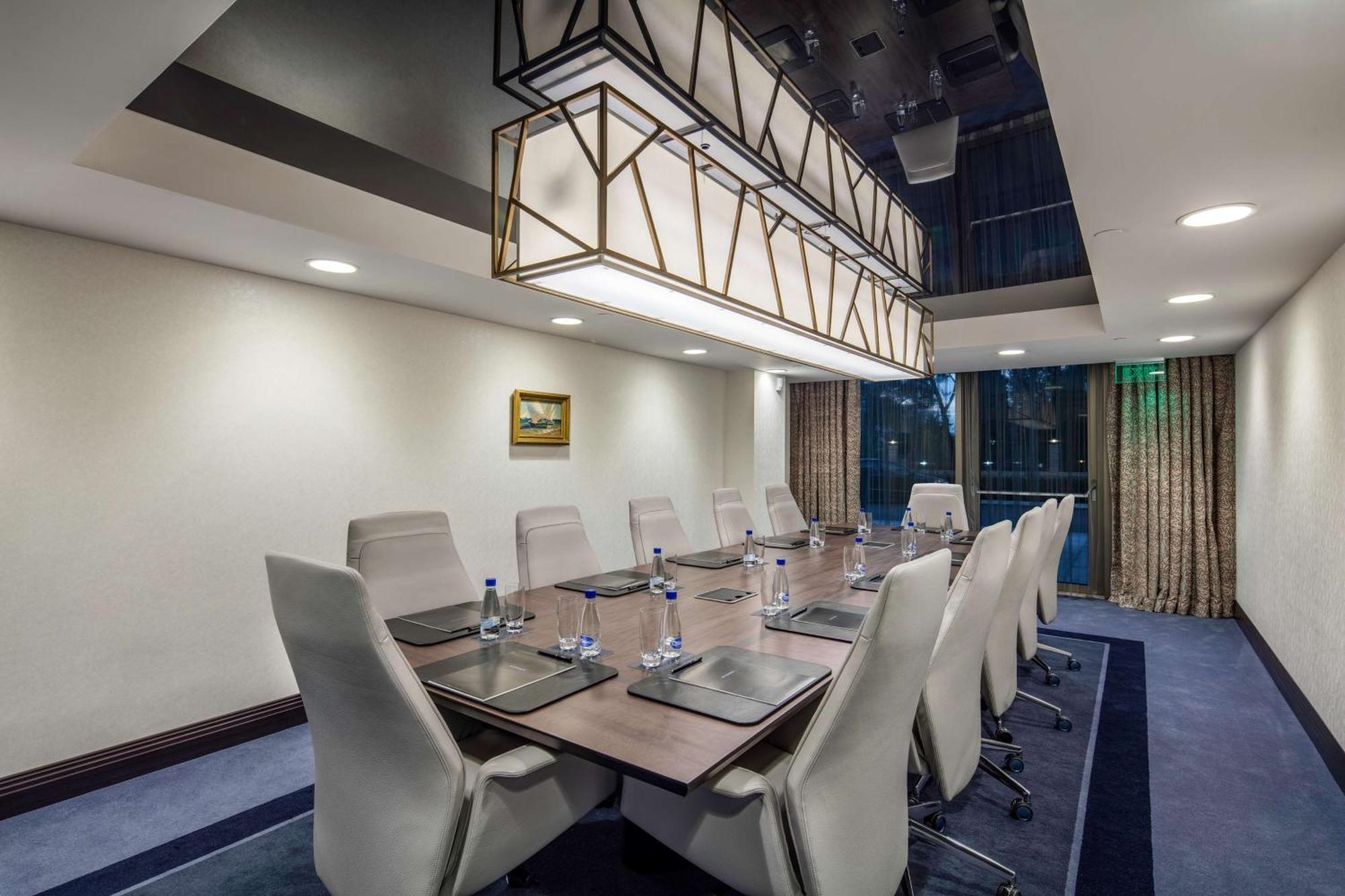Hilton Podgorica Crna Gora Hotel Exterior photo Meeting room