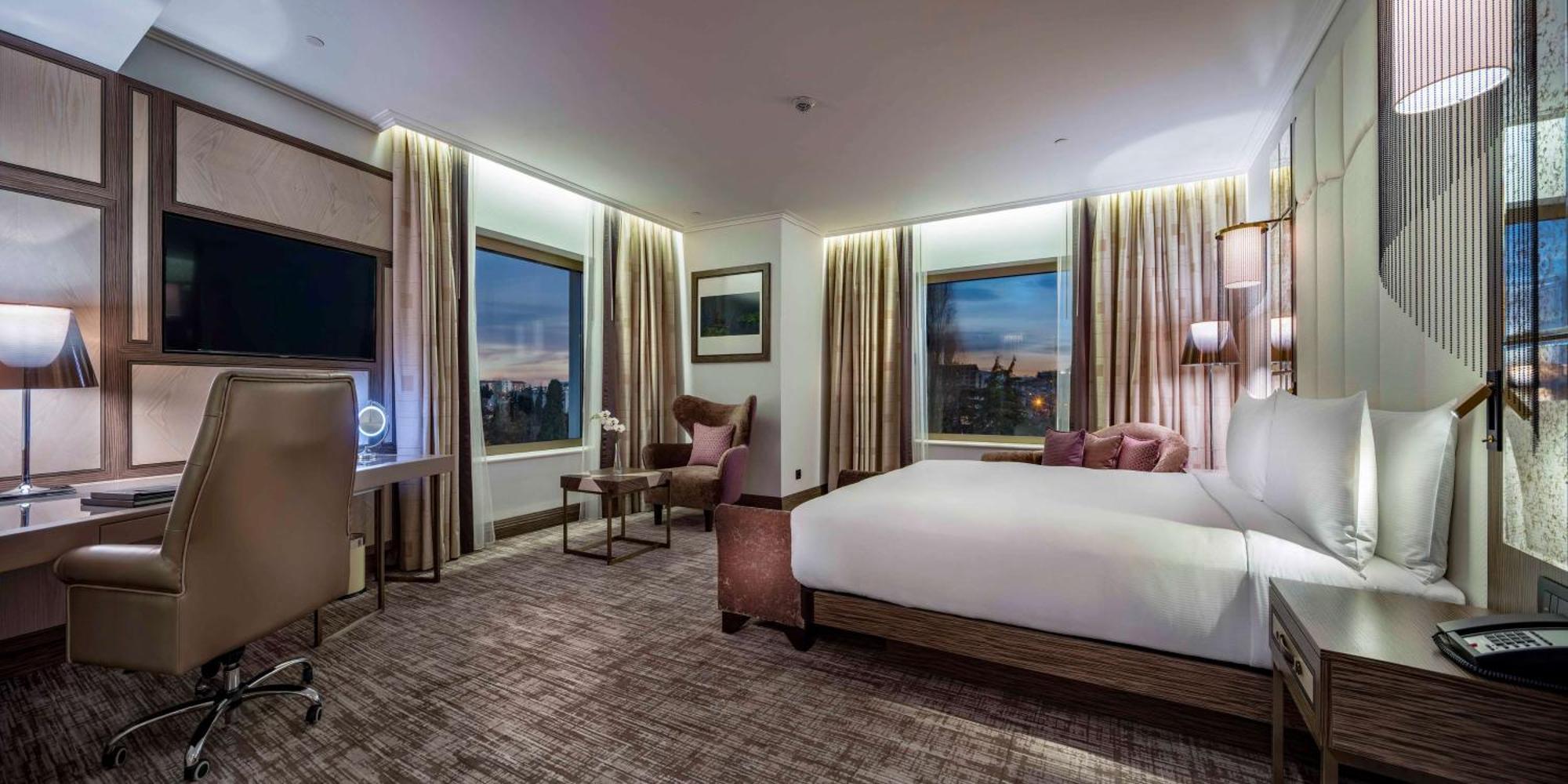 Hilton Podgorica Crna Gora Hotel Exterior photo Deluxe Suite